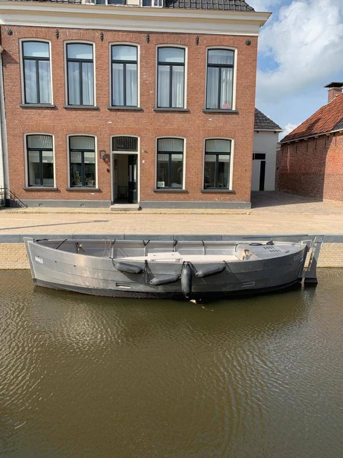 B&B Het Herenhuys Aan De Historische Gracht Van Kollum 외부 사진